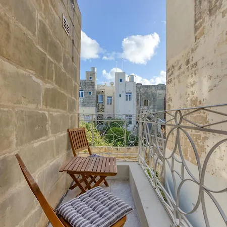 Vakantiehuis Stylish 3br Townhouse With Private Terrace & Bbq By 360 Estates