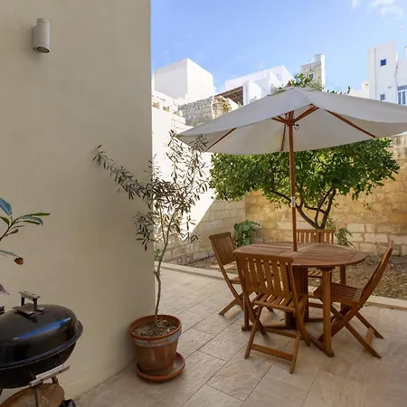 Nyaraló Stylish 3br Townhouse With Private Terrace & Bbq By 360 Estates