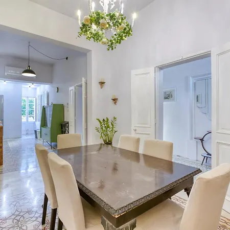Nyaraló Stylish 3br Townhouse With Private Terrace & Bbq By 360 Estates *