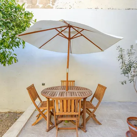 Stylish 3br Townhouse With Private Terrace & Bbq By 360 Estates Nyaraló Paola