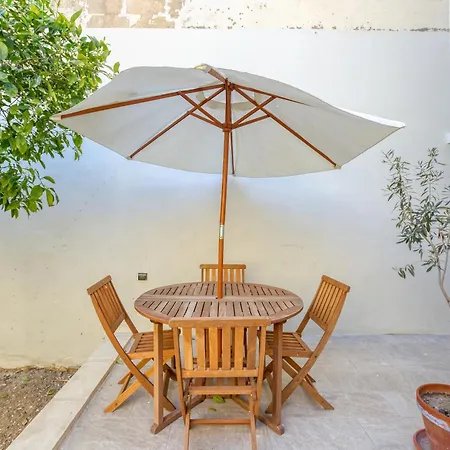 Stylish 3br Townhouse With Private Terrace & Bbq By 360 Estates Holiday home Paola