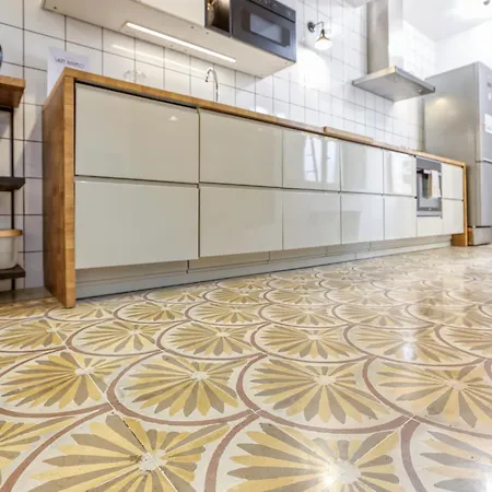 Vakantiehuis Stylish 3br Townhouse With Private Terrace & Bbq By 360 Estates Paola